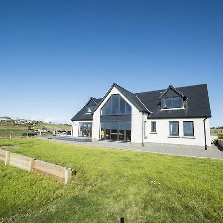 Clach Gorm Stornoway  Luaran gambar