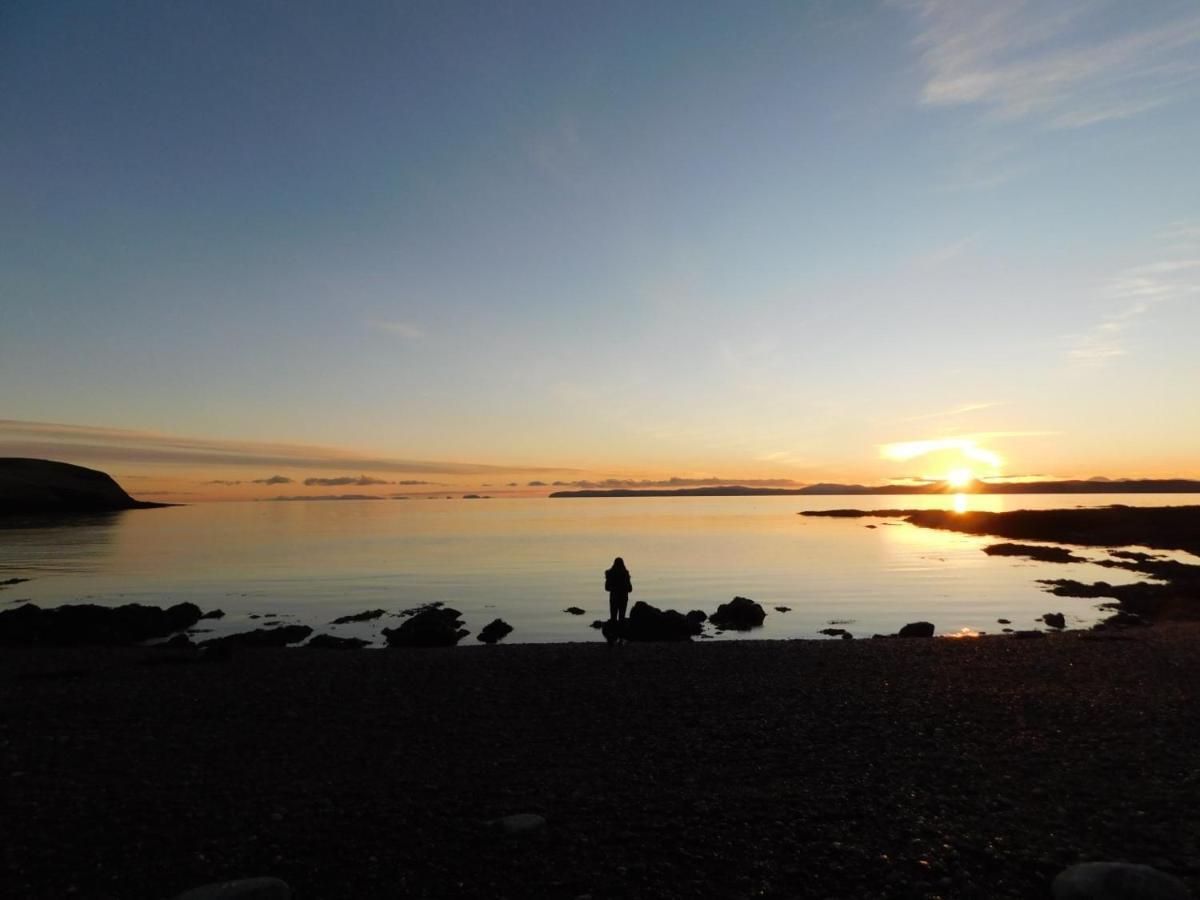Clach Gorm Stornoway  Luaran gambar