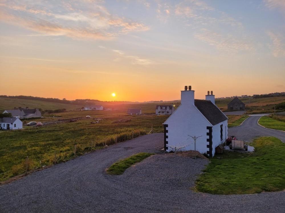 Clach Gorm Stornoway  Luaran gambar